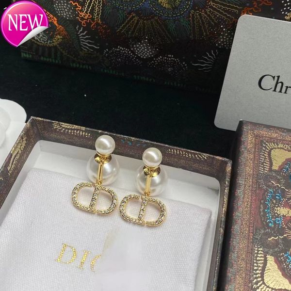 luxury brand design earrings d family / di new cd letter earrings pearls full of diamonds light high-end style temperament 925 silver, Golden;silver
luxury brand design earrings d family / di new cd letter earrings pearls full of diamonds light high-end style temperament 925 silver, Golden;silver