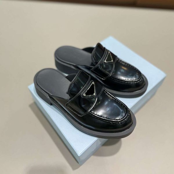 spring autumn half slipper designer women slides cowhide leather fashion triangle lady luxurious shoes white black with box
spring autumn half slipper designer women slides cowhide leather fashion triangle lady luxurious shoes white black with box