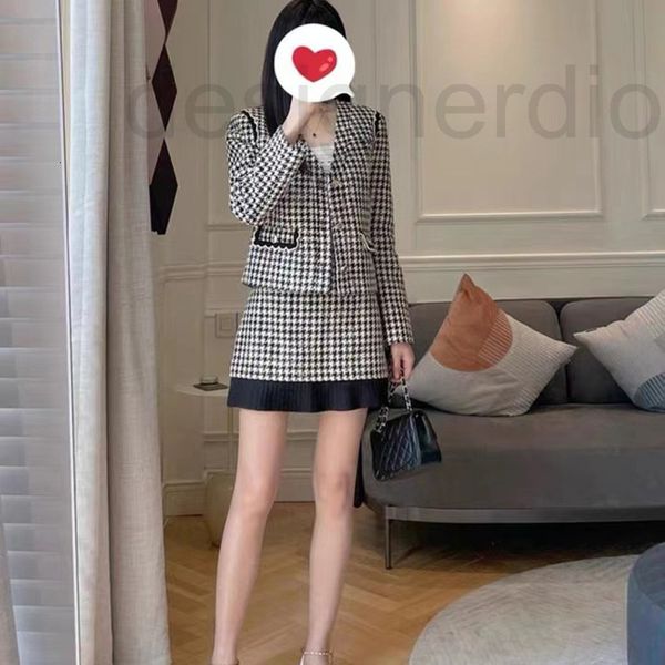 women's sweaters designer fadan s family 2022 early autumn temperament hepburn small fragrance classic thousand birds checkered pattern, White;black
women's sweaters designer fadan s family 2022 early autumn temperament hepburn small fragrance classic thousand birds checkered pattern, White;black