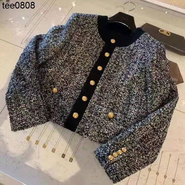 celinss new jacket french small fragrance tweed in spring and summer 2022 has a thin temperament. short coat, Black;brown
celinss new jacket french small fragrance tweed in spring and summer 2022 has a thin temperament. short coat, Black;brown