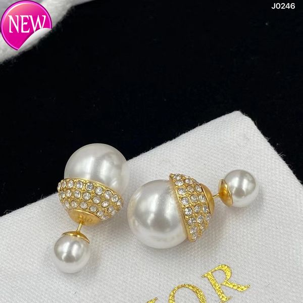 luxury brand design earrings d family / di family's 22 year new pearl female rhinestone minority 925 silver needle earrings, Golden;silver
luxury brand design earrings d family / di family's 22 year new pearl female rhinestone minority 925 silver needle earrings, Golden;silver