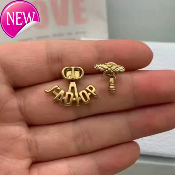 luxury brand design earrings d family / di pair letter cd bee asymmetric earrings female fashion personalized back hanging, Golden;silver
luxury brand design earrings d family / di pair letter cd bee asymmetric earrings female fashion personalized back hanging, Golden;silver