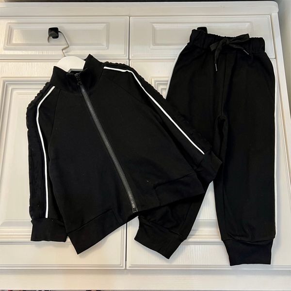 baby designer clothes set 2022 fashion spring autumn classic black long sleeved v-neck coat and casual pants sports suit for boys and girls, White
baby designer clothes set 2022 fashion spring autumn classic black long sleeved v-neck coat and casual pants sports suit for boys and girls, White