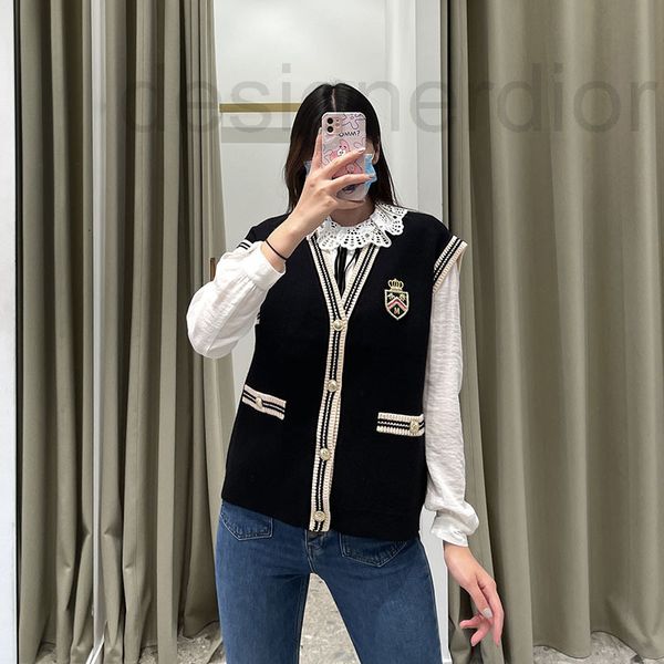 women's knits & tees designer in the early autumn of 2022 new college style badge is worn alone with an age reducing knitted cardigan v, White
women's knits & tees designer in the early autumn of 2022 new college style badge is worn alone with an age reducing knitted cardigan v, White