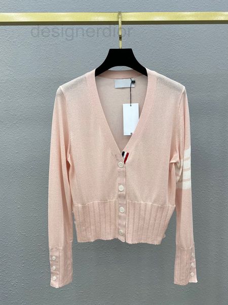 women's sweaters designer summer thin sunscreen shirt pink v-neck sweater 2022 new air conditioner cardigan small coat women's wea, White;black
women's sweaters designer summer thin sunscreen shirt pink v-neck sweater 2022 new air conditioner cardigan small coat women's wea, White;black