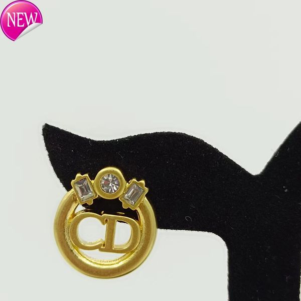 luxury brand design earrings d family 925 silver needle earrings new temperament letter cd female small fragrance, Golden;silver
luxury brand design earrings d family 925 silver needle earrings new temperament letter cd female small fragrance, Golden;silver
