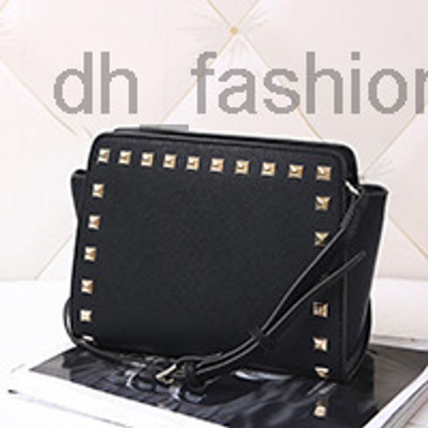 european and american style new ladies trapeze shoulder bag handbag pu leather seven color a large number of shipping costs
european and american style new ladies trapeze shoulder bag handbag pu leather seven color a large number of shipping costs