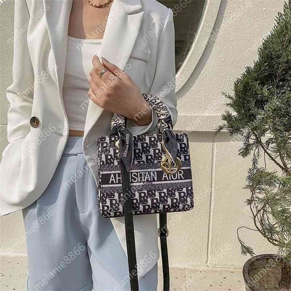 fashion shoulder bag crossbody lady wallet c/d women's luxury handbags book bags totes new hand embroidery princess net red trend lette
fashion shoulder bag crossbody lady wallet c/d women's luxury handbags book bags totes new hand embroidery princess net red trend lette