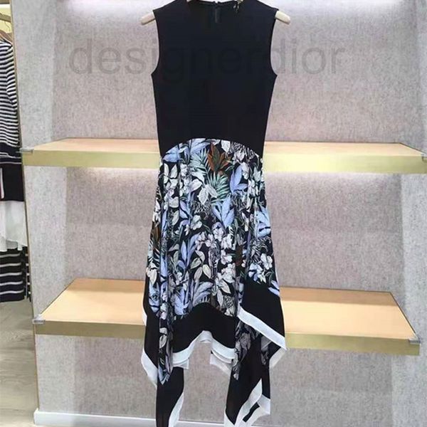 casual dresses designer fadan 's 2022 spring and summer new women's wear round neck irregular print dress with plant elements, Black;gray
casual dresses designer fadan 's 2022 spring and summer new women's wear round neck irregular print dress with plant elements, Black;gray