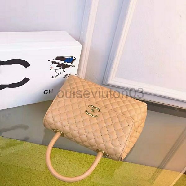 designer channel bag tote shoulder handbag fashion luxurious messenger mens woman lovers new outdoor leather large capacity makeup even bag
designer channel bag tote shoulder handbag fashion luxurious messenger mens woman lovers new outdoor leather large capacity makeup even bag