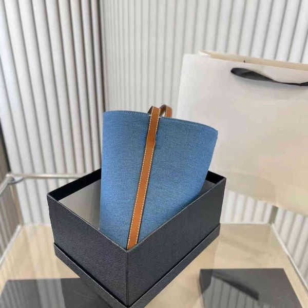 cross body brand ce bag bucket triumphal arch 2022 new commutiing leisure single shoulder cross bag for women
cross body brand ce bag bucket triumphal arch 2022 new commutiing leisure single shoulder cross bag for women
