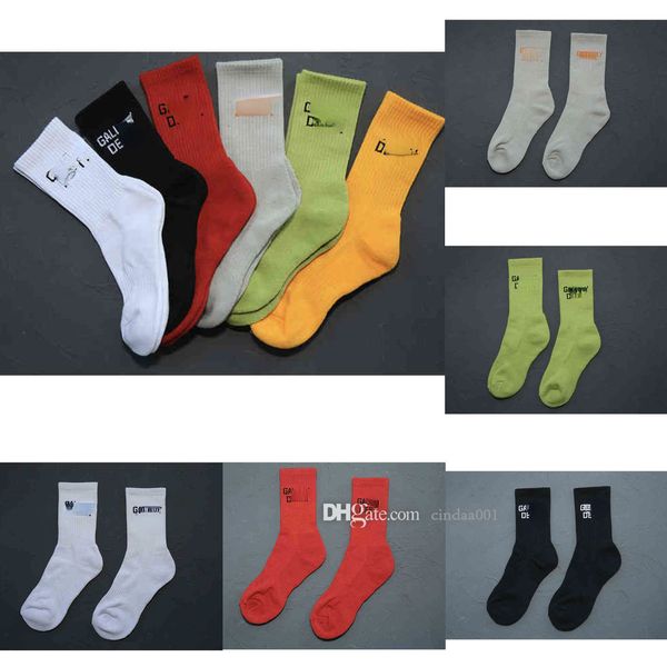 cotton towel bottom sports socks graffiti letters street art solid color men and women trend
cotton towel bottom sports socks graffiti letters street art solid color men and women trend