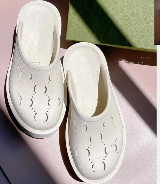 hollow hole shoes thick-soled sandals fashiongg ladies slippers designer casual outdoor slippers summer women's sandals234e, Black
hollow hole shoes thick-soled sandals fashiongg ladies slippers designer casual outdoor slippers summer women's sandals234e, Black