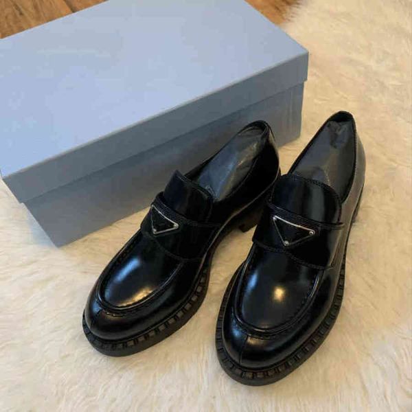 70% off designer luxury slippers high edition carrefour source triangle standard british style real leather with thick sole women's, Black
70% off designer luxury slippers high edition carrefour source triangle standard british style real leather with thick sole women's, Black