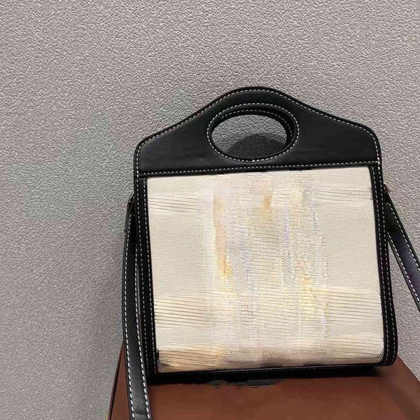cross body brand b bag splicing black-and-white hand mail bag 22 new fashion stripe plaid temperament single shoulder messenger bag
cross body brand b bag splicing black-and-white hand mail bag 22 new fashion stripe plaid temperament single shoulder messenger bag