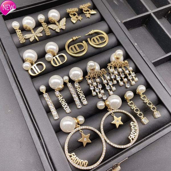 luxury brand design earrings d family new star same pearl earrings net red cd letter love pearl female, Golden;silver
luxury brand design earrings d family new star same pearl earrings net red cd letter love pearl female, Golden;silver