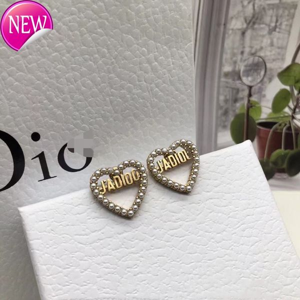 luxury brand design earrings d family / di family's new ear studs peach pearl earrings high-grade sense light fashion versatile simple, Golden;silver
luxury brand design earrings d family / di family's new ear studs peach pearl earrings high-grade sense light fashion versatile simple, Golden;silver