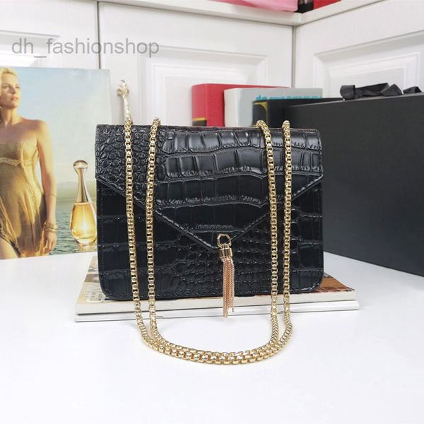 womens bags designer women leather handbags flap shoulder bag female stripe ladies brand imitation handbag wallets luxury lette
womens bags designer women leather handbags flap shoulder bag female stripe ladies brand imitation handbag wallets luxury lette