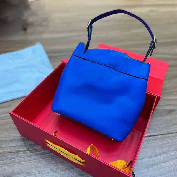 cross body brand bag bucket female tote bag temperament new hardware leisure shoulder cross bag
cross body brand bag bucket female tote bag temperament new hardware leisure shoulder cross bag