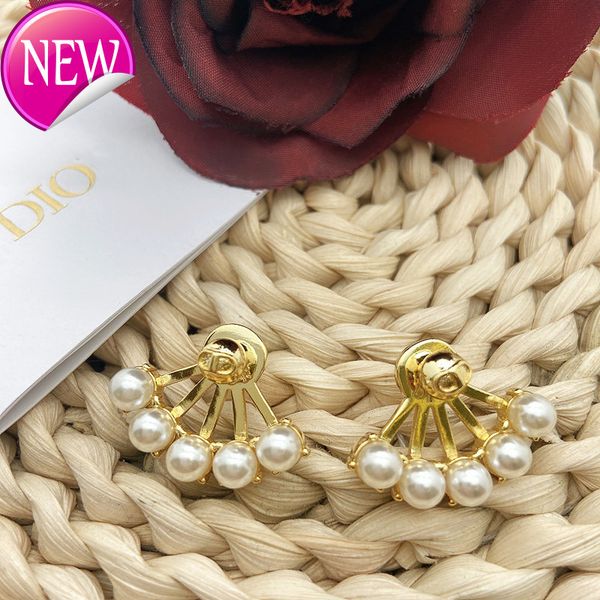 luxury brand design earrings d jia di cd letter pearl high version fashion simple light earrings 925 silver needle, Golden;silver
luxury brand design earrings d jia di cd letter pearl high version fashion simple light earrings 925 silver needle, Golden;silver