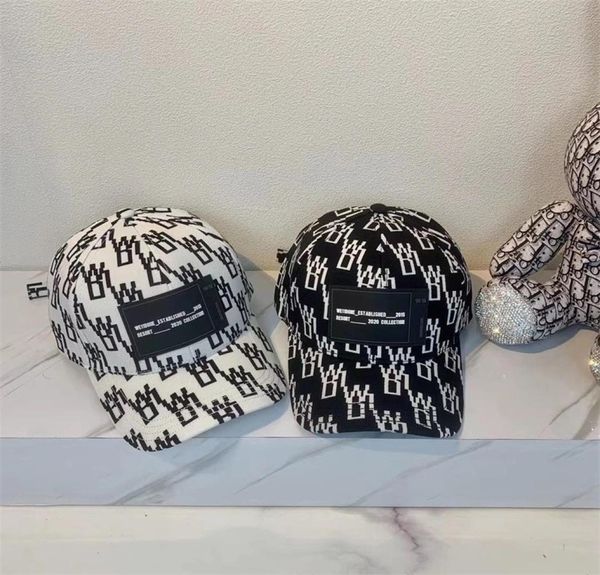 21ss we11done peaked caps we11 graffiti hat men and women korean street sty, Blue;gray
21ss we11done peaked caps we11 graffiti hat men and women korean street sty, Blue;gray