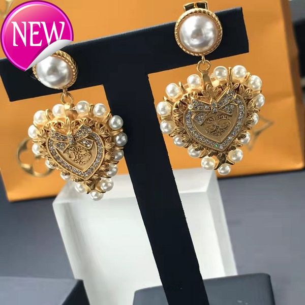 luxury brand design earrings g's new letter love pearl high sense brass 925 silver needle, Golden;silver
luxury brand design earrings g's new letter love pearl high sense brass 925 silver needle, Golden;silver