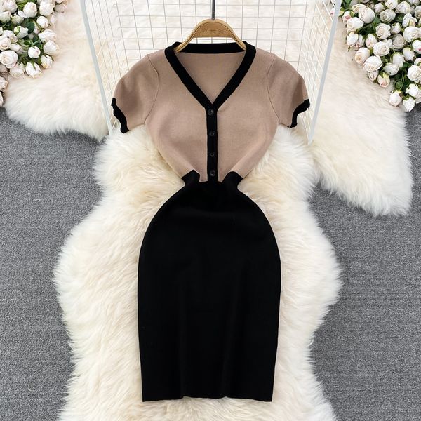 korean version new fashion dress feminine v-neck contrast color slim short sleeve a-shaped knitted in the summer of 2023, Black;gray
korean version new fashion dress feminine v-neck contrast color slim short sleeve a-shaped knitted in the summer of 2023, Black;gray