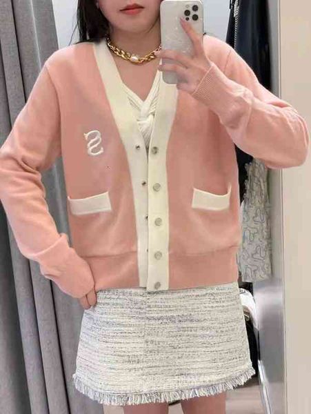 casual dresses fadan s family's light pink v-neck sweater in spring and summer letter embroidery loose single breasted knitted jacket, Black;gray
casual dresses fadan s family's light pink v-neck sweater in spring and summer letter embroidery loose single breasted knitted jacket, Black;gray