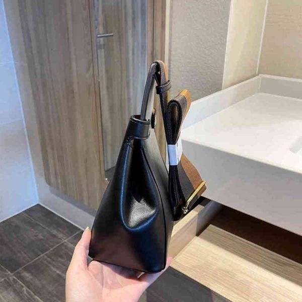 luxury saddle crossbody fends bags for womens multicolor handbag designer sling bag baguette tote shoulder purses woman 7a fashion wallet 0j
luxury saddle crossbody fends bags for womens multicolor handbag designer sling bag baguette tote shoulder purses woman 7a fashion wallet 0j