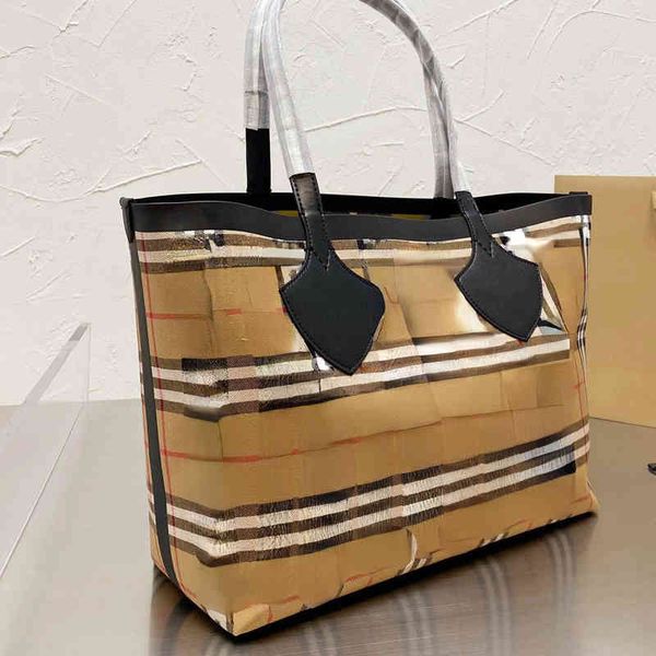 cross body brand b bag autumn and winter new canvas with leather plaid double-sided portable shopping one shoulder large capacity practical
cross body brand b bag autumn and winter new canvas with leather plaid double-sided portable shopping one shoulder large capacity practical