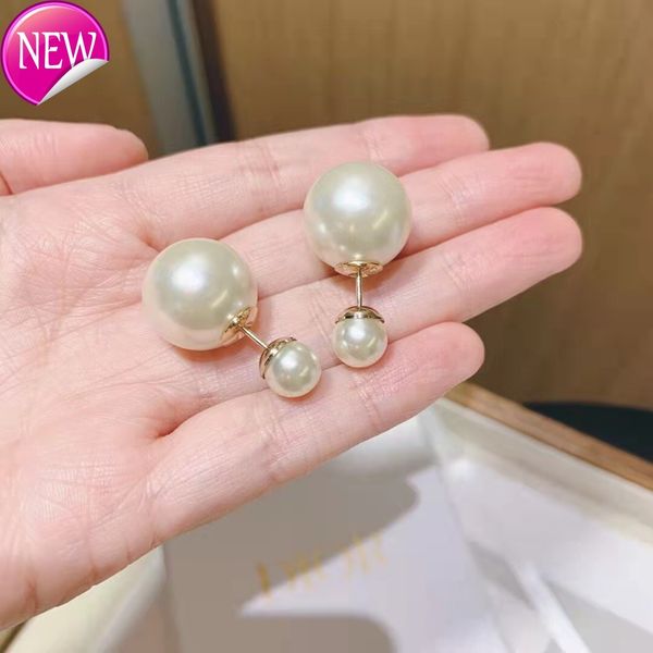 luxury brand design earrings d's classic pearl a female earring with two 925 silver needles, Golden;silver
luxury brand design earrings d's classic pearl a female earring with two 925 silver needles, Golden;silver