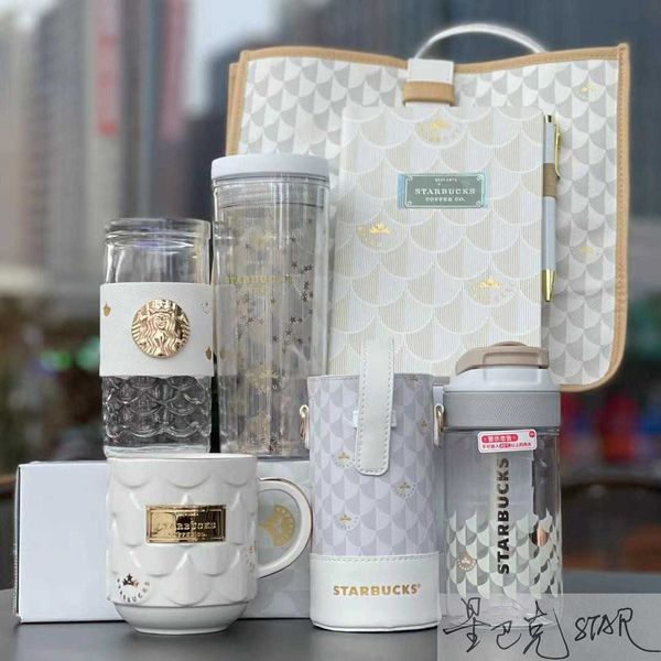 mugs starbucks cup classic platinum magic color fish scale black gold chain capsule glass straw mark thermos cup bag
mugs starbucks cup classic platinum magic color fish scale black gold chain capsule glass straw mark thermos cup bag