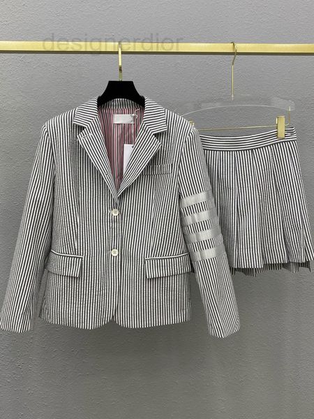 women's tracksuits designer tb new stripe long sleeve jacket irregular pleated half length a-shaped short skirt fashion slim female aut, Gray
women's tracksuits designer tb new stripe long sleeve jacket irregular pleated half length a-shaped short skirt fashion slim female aut, Gray