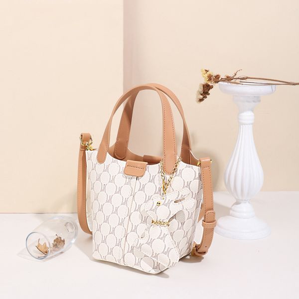 niche design single shoulder bucket bag 2022 fashion crossbody hand basket women's bags mini handbag
niche design single shoulder bucket bag 2022 fashion crossbody hand basket women's bags mini handbag