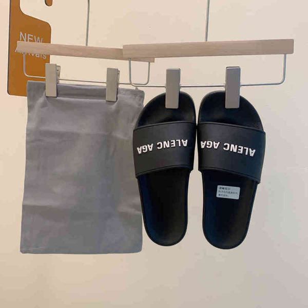 70% off designer women's luxury slippers family show letters high end one line beach couple, Black
70% off designer women's luxury slippers family show letters high end one line beach couple, Black