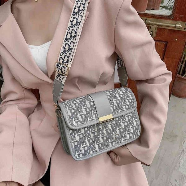 luxury women small hand bag cute short handle shoulder crossbody bags 2022 fashion brand lady purses and handbags new w220804
luxury women small hand bag cute short handle shoulder crossbody bags 2022 fashion brand lady purses and handbags new w220804