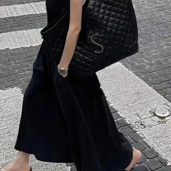 designer large capacity shopping bags luxury tote bags premium soft lambskin ladies sophisticated elegant handbags niche single items bag 80
designer large capacity shopping bags luxury tote bags premium soft lambskin ladies sophisticated elegant handbags niche single items bag 80