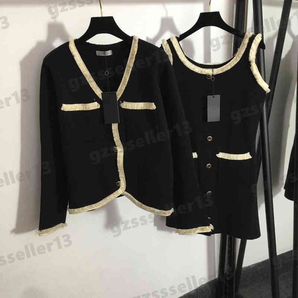 womens knitting two pieces dress fashion brand two-piece sets 2022aw cardigan jacket and dress suit luxury designer women clothing, White
womens knitting two pieces dress fashion brand two-piece sets 2022aw cardigan jacket and dress suit luxury designer women clothing, White