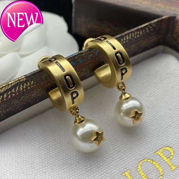 luxury brand design earrings french gold c-shaped letter drop glue artificial pearl d home non fading 925 silver needle, Golden;silver
luxury brand design earrings french gold c-shaped letter drop glue artificial pearl d home non fading 925 silver needle, Golden;silver