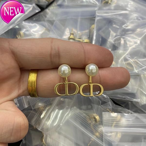 luxury brand design earrings d home letter cd b pearl earrings women simple temperament high sense, Golden;silver
luxury brand design earrings d home letter cd b pearl earrings women simple temperament high sense, Golden;silver
