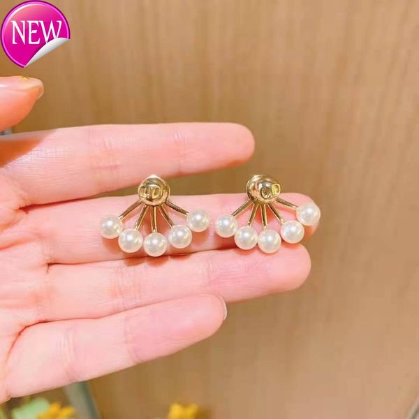 luxury brand design earrings / dajia tassel pearl earrings net red star letter bee asymmetric, Golden;silver
luxury brand design earrings / dajia tassel pearl earrings net red star letter bee asymmetric, Golden;silver