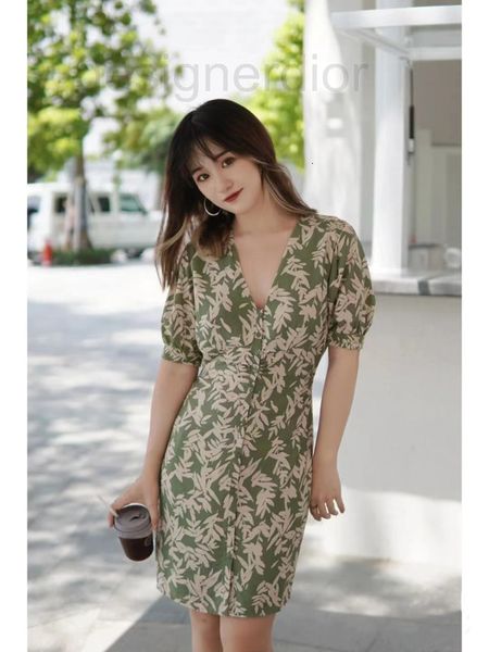 casual dresses designer french style elegant floral print skirt v-neck one row button dress svsq, Black;gray
casual dresses designer french style elegant floral print skirt v-neck one row button dress svsq, Black;gray