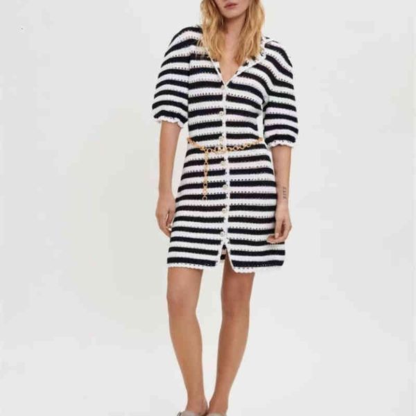 casual dresses fadan 's stripe temperament short skirt in spring and summer hollow hook flower v lapel knitted dress, Black;gray
casual dresses fadan 's stripe temperament short skirt in spring and summer hollow hook flower v lapel knitted dress, Black;gray