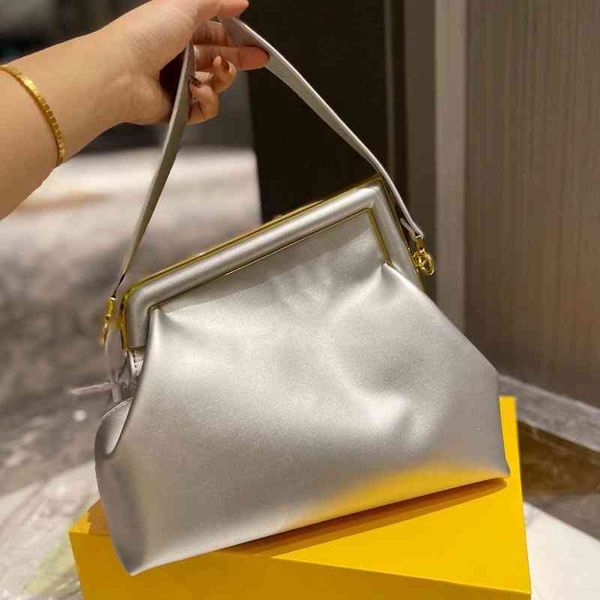 evening bags shoulder 3 size designer clutch women tote crossbody luxury clutche s purses 220617
evening bags shoulder 3 size designer clutch women tote crossbody luxury clutche s purses 220617