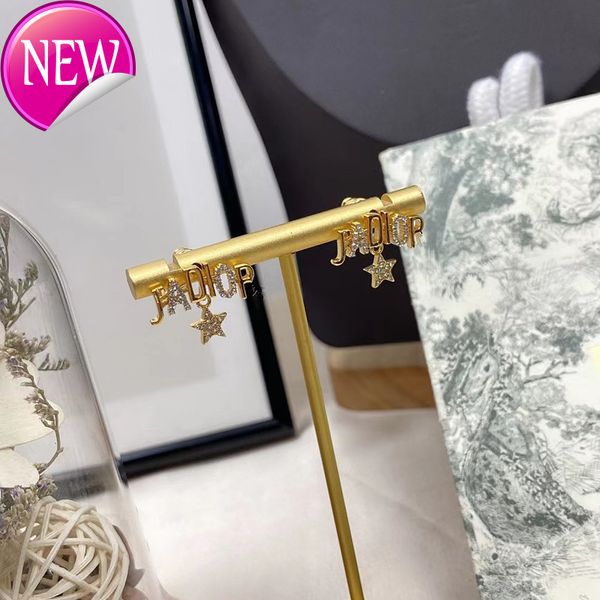 luxury brand design earrings d family / di family's new are fashionable set with diamonds. stars light luxurious. earrings have a high, Golden;silver
luxury brand design earrings d family / di family's new are fashionable set with diamonds. stars light luxurious. earrings have a high, Golden;silver