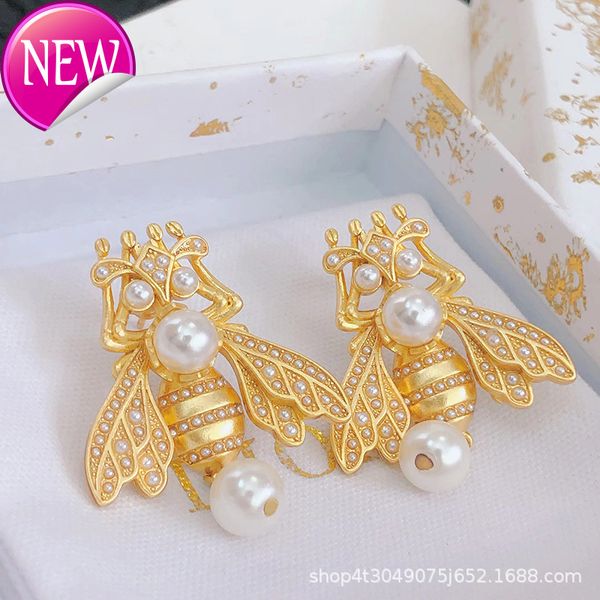 luxury brand design earrings 2022d home / new bee earrings female pearl advanced sense net red same fashion versatile s925, Golden;silver
luxury brand design earrings 2022d home / new bee earrings female pearl advanced sense net red same fashion versatile s925, Golden;silver