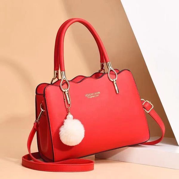 classic 2021 luxurys designers shoulder bags leather handbags girl fashion women cross body metallic crossbody bag chains circular handbag
classic 2021 luxurys designers shoulder bags leather handbags girl fashion women cross body metallic crossbody bag chains circular handbag