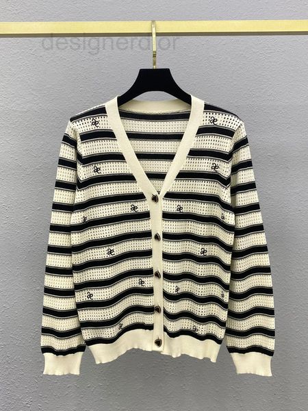 women's sweaters designer 2022 autumn new v-neck black and white stripe long sleeve knitted cardigan embroidered versatile casual small, White;black
women's sweaters designer 2022 autumn new v-neck black and white stripe long sleeve knitted cardigan embroidered versatile casual small, White;black
