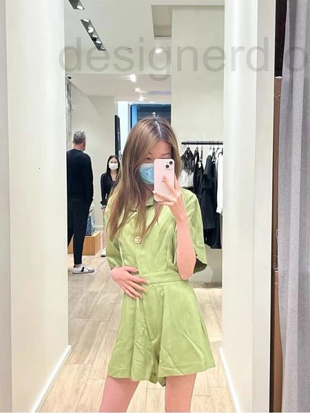 casual dresses designer fadan's early spring 2022 simple one button open line pocket jumpsuit, Black;gray
casual dresses designer fadan's early spring 2022 simple one button open line pocket jumpsuit, Black;gray
