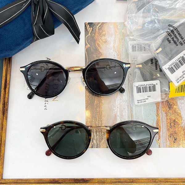 hinged gold logo temples sunglasses horseshoe buckle women men designer rivet sun glasses metal 0917 fashion cat eye style protects eyes uv4, White;black
hinged gold logo temples sunglasses horseshoe buckle women men designer rivet sun glasses metal 0917 fashion cat eye style protects eyes uv4, White;black